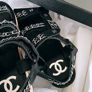 Chanel silver chain leather sandals-Size 9(25.5cm)